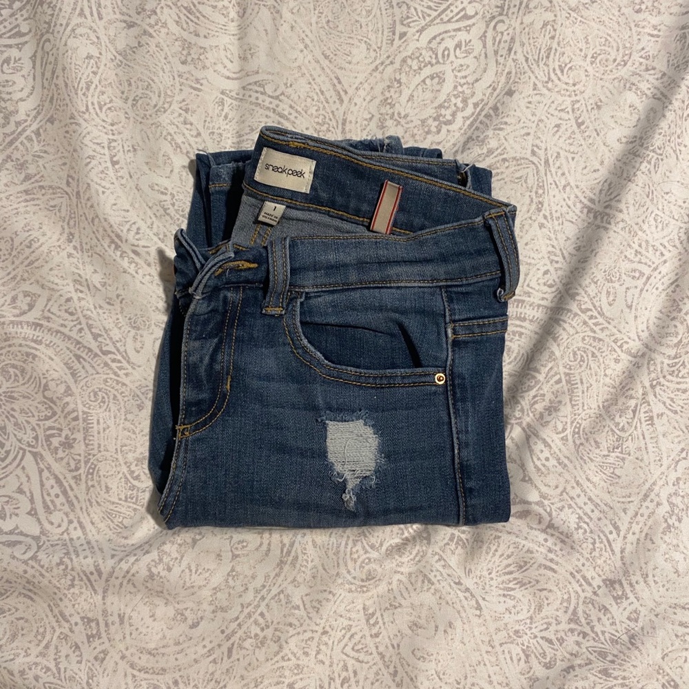 Sneak Peek Mid-Rise Distressed Skinny Jean EUC